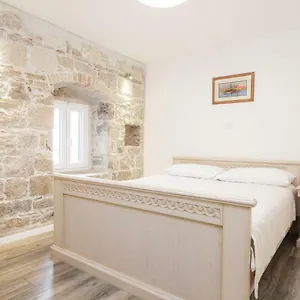  Appartement Stone Varos