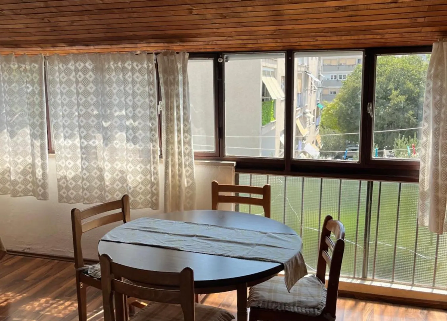Three Bedroom Apartment Laura Split