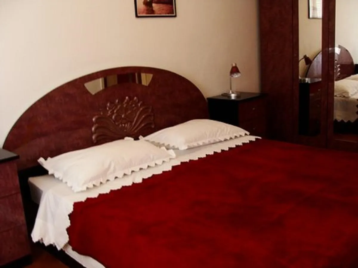 Three Bedroom Apartment Laura Split